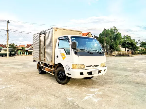 Dịch vụ thay Kính chắn gió xe tải KIA K3000 tận nơi